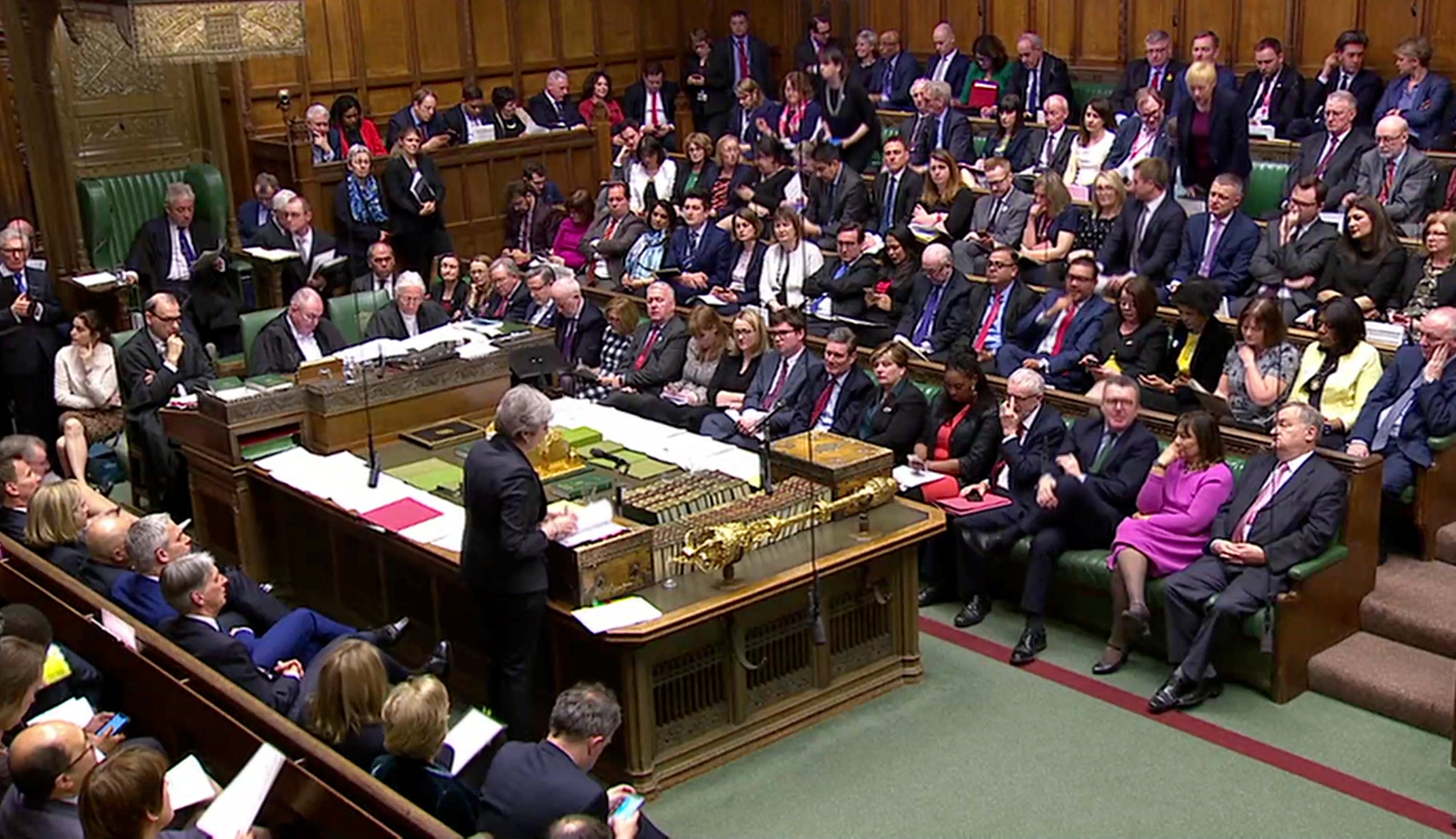 Ninguna de las vías alternativas al "brexit" logra mayoría en el Parlamento Ninguna de las vías alternativas al "brexit" logra mayoría en el Parlamento