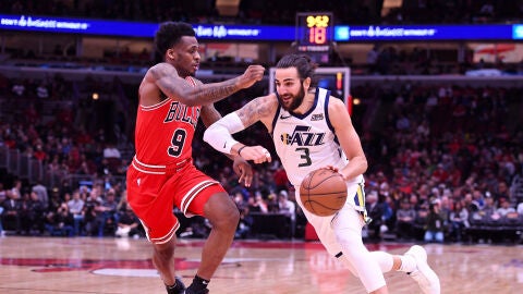 Ricky Rubio, en acci&oacute;n ante los Bulls