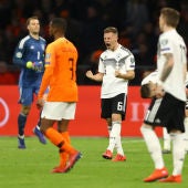 Alemania celebra un gol contra Holanda