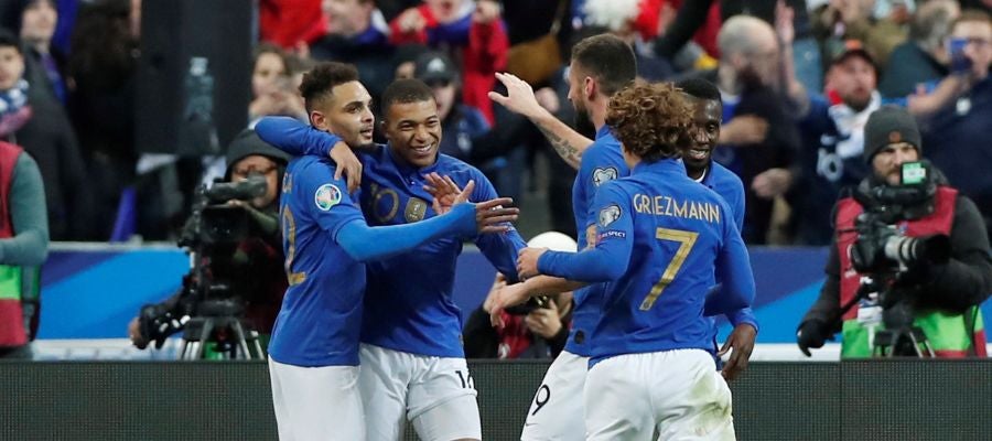 Los jugadores de Francia celebran el gol de Mbappé Los jugadores de Francia celebran el gol de Mbappé