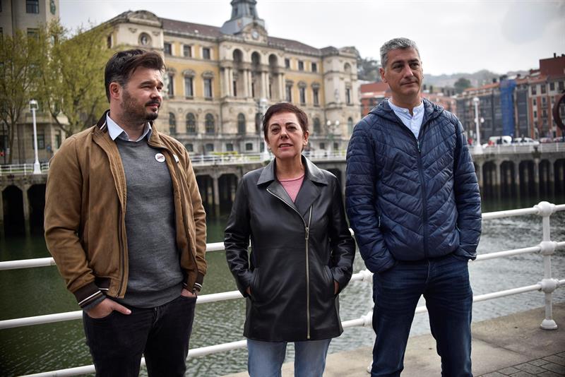 ERC y Bildu presentan su alianza como un "muro de contención a los tres jinetes del apocalipsis" ERC y Bildu presentan su alianza como un "muro de contención a los tres jinetes del apocalipsis"