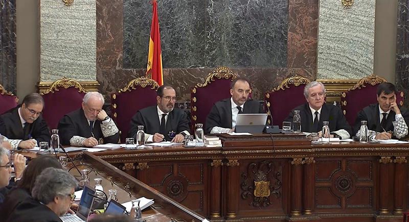 Un cabo responsable de un registro el 20-S: "Me dijeron, cuando abran la puerta salid corriendo porque os comen" Un cabo responsable de un registro el 20-S: "Me dijeron, cuando abran la puerta salid corriendo porque os comen"