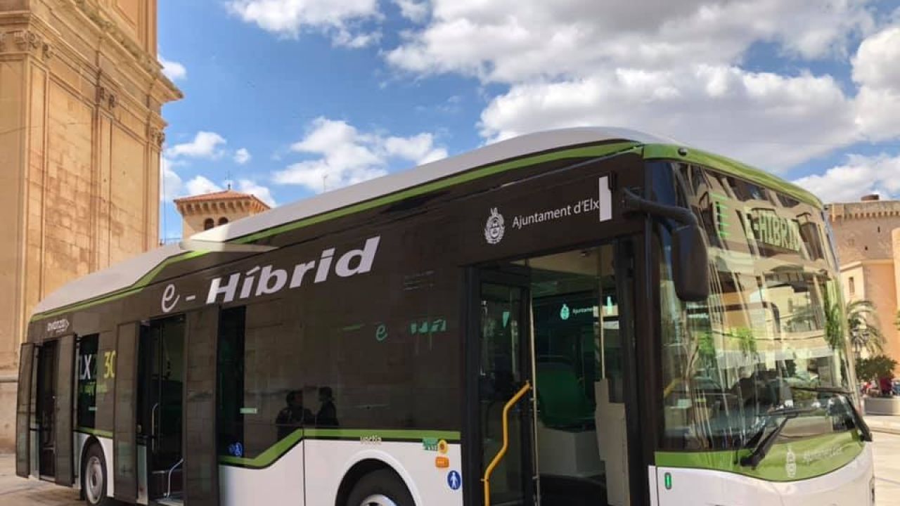 La campaña de descuento del 30 en el bono de los autobuses urbanos de