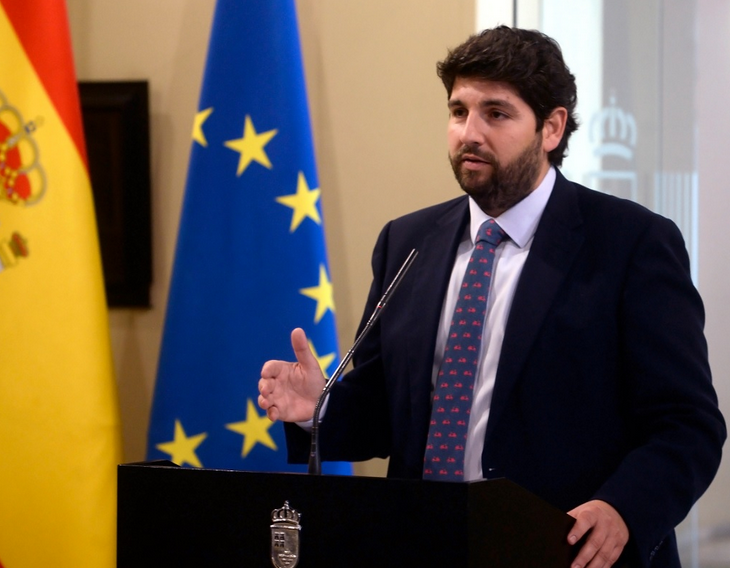 López Miras: "No hay ni uno solo de los procedimientos que esa empresa ha tenido con el gobierno regional en los que ha participado Díez de Revenga, en todos se ha inhibido" López Miras: "No hay ni uno solo de los procedimientos que esa empresa ha tenido con el gobierno regional en los que ha participado Díez de Revenga, en todos se ha inhibido"