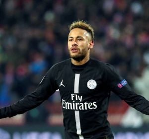 Deportes Antena 3 (25-03-19) El padre de Neymar: "Estamos trabajando en una renovación con el PSG" Deportes Antena 3 (25-03-19) El padre de Neymar: "Estamos trabajando en una renovación con el PSG"