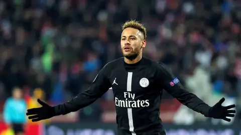 Deportes Antena 3 (25-03-19) El padre de Neymar: "Estamos trabajando en una renovación con el PSG" Deportes Antena 3 (25-03-19) El padre de Neymar: "Estamos trabajando en una renovación con el PSG"