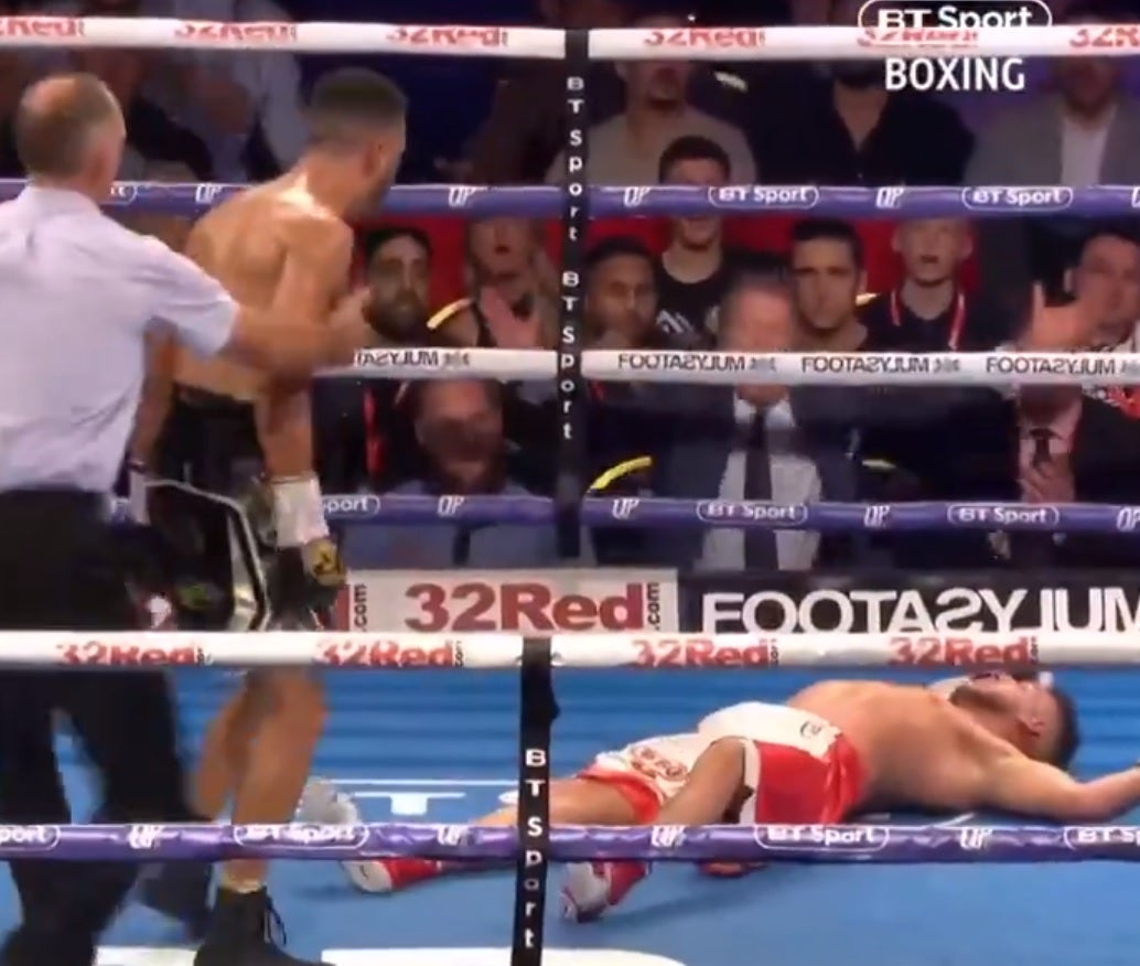 Tenía el combate ganado, pero se burló de su rival y acabó noqueado a 14 segundos del final Tenía el combate ganado, pero se burló de su rival y acabó noqueado a 14 segundos del final
