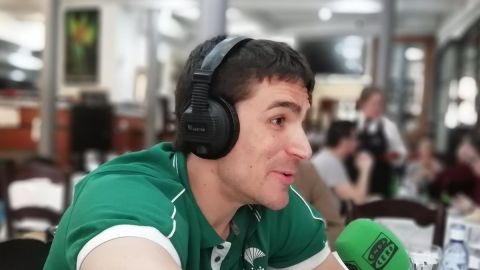 Carlos Su&aacute;rez, jugador de Unicaja, desde el Mes&oacute;n Cantarrana