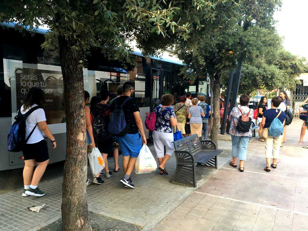 El Consell refuerza el bus de Almassora a la UJI y conecta la playa con la estación de Castellón El Consell refuerza el bus de Almassora a la UJI y conecta la playa con la estación de Castellón
