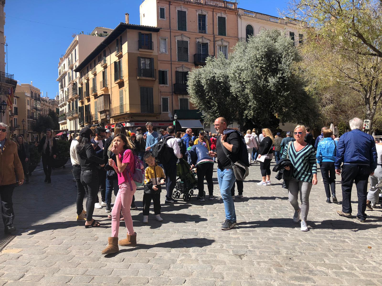 Las Baleares serán este año la locomotora de la economía en España con una subida 2,7 % Las Baleares serán este año la locomotora de la economía en España con una subida 2,7 %