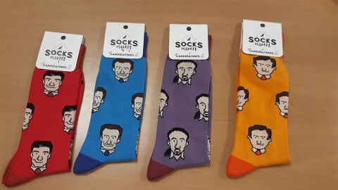 Calcetines con las caras de los principales candidatos: Pedro S&aacute;nchez, Pablo Casado,Pablo Iglesias y Albert Rivera