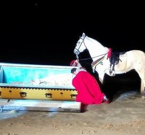 El guardacostas Francesc Cantó tras el hallazgo del arca con la Virgen de la Asunción El guardacostas Francesc Cantó tras el hallazgo del arca con la Virgen de la Asunción