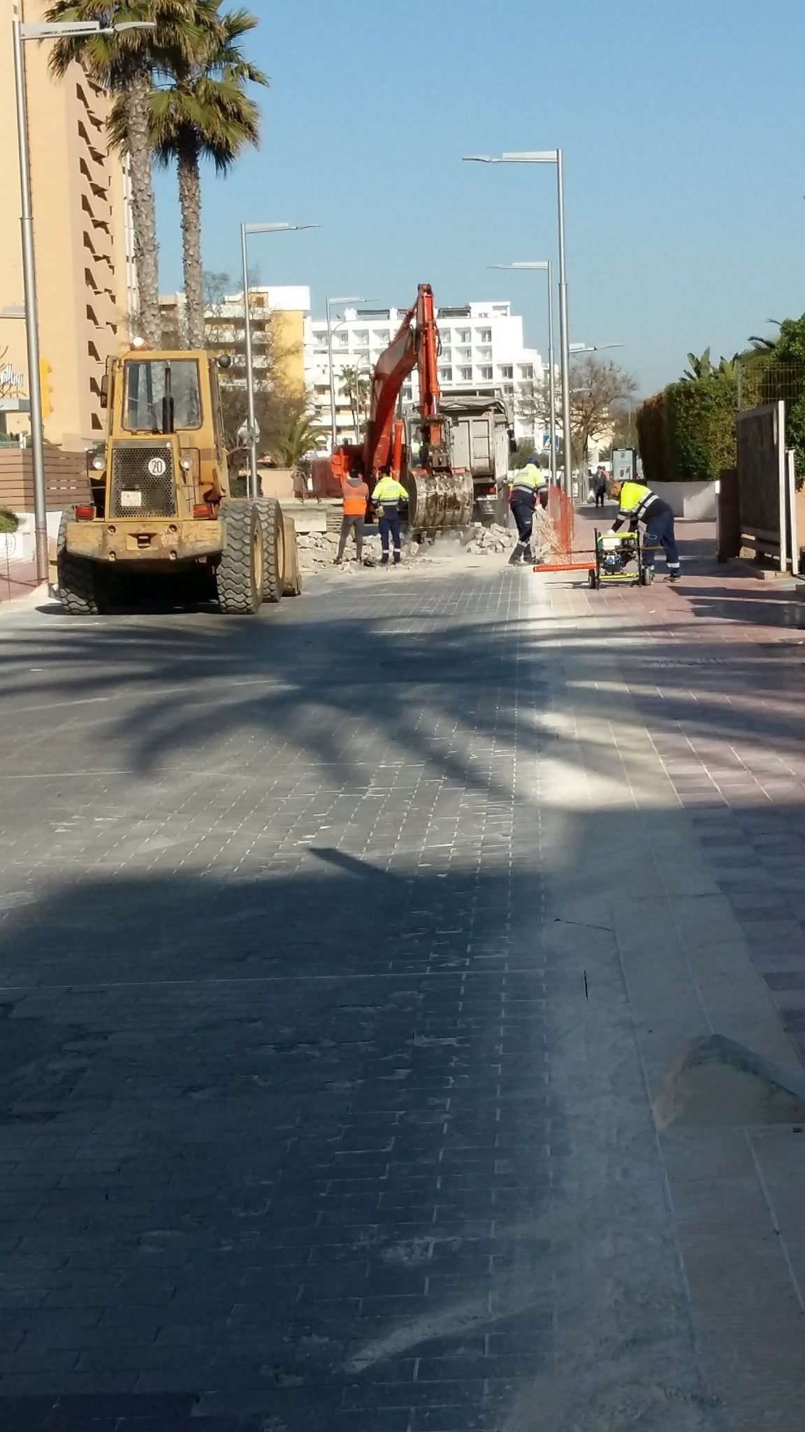 Críticas de los hoteleros de la Playa de Palma por las obras "a 15 días de la Semana Santa" Críticas de los hoteleros de la Playa de Palma por las obras "a 15 días de la Semana Santa"