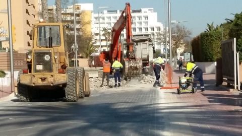 Obras de acondicionamiento del pavimento de segunda l&iacute;nea de la Platja de Palma