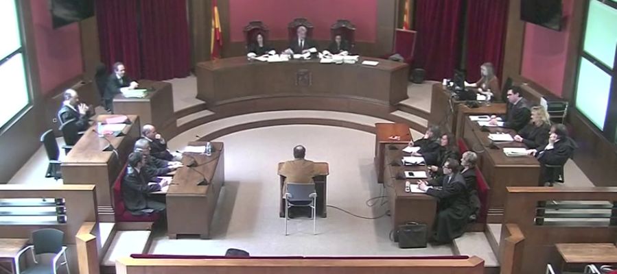 El profesor de los maristas juzgado por abusos llora y pide perdón en su alegato final El profesor de los maristas juzgado por abusos llora y pide perdón en su alegato final