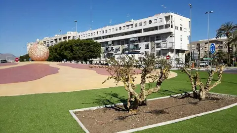 Rotonda en Elche dedicada al 40 aniversario del trasvase Tajo-Segura Rotonda en Elche dedicada al 40 aniversario del trasvase Tajo-Segura