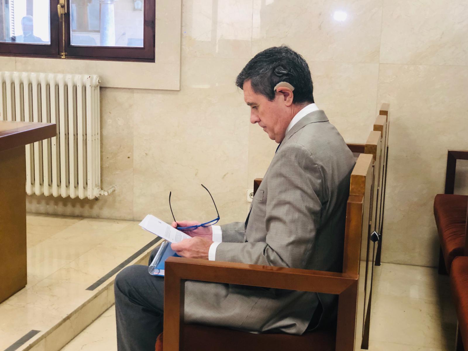 Matas niega haber ordenado un desvío de 120.000 euros durante su última legislatura Matas niega haber ordenado un desvío de 120.000 euros durante su última legislatura