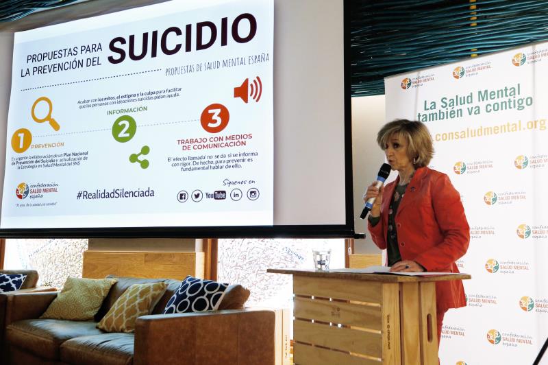 Sanidad pondrá en marcha un teléfono público y gratuito para prevenir el suicidio Sanidad pondrá en marcha un teléfono público y gratuito para prevenir el suicidio