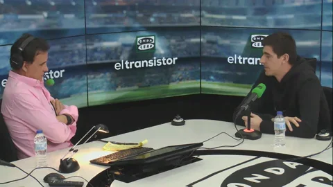 Courtois, sobre Hazard: "Como jugador y compañero me gustaría tenerle en el Real Madrod, creo que él quiere venir" Courtois, sobre Hazard: "Como jugador y compañero me gustaría tenerle en el Real Madrod, creo que él quiere venir"