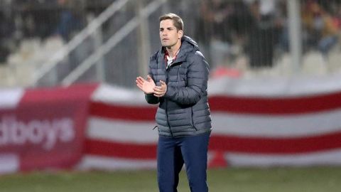 El segundo entrenador de Luis Enrique, Robert Moreno. 