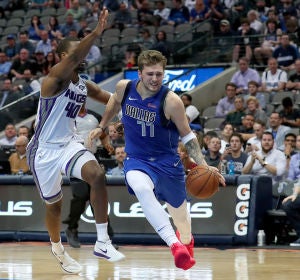 Luka Doncic, en acción contra los Kings Luka Doncic, en acción contra los Kings