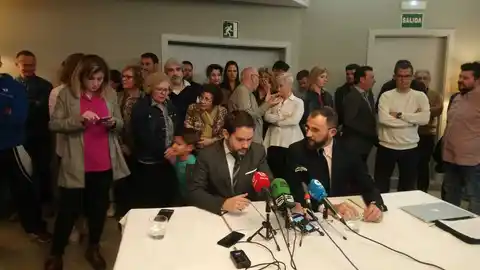 David Caballero y Juan Antonio Sempere antes de la comparecencia pública David Caballero y Juan Antonio Sempere antes de la comparecencia pública