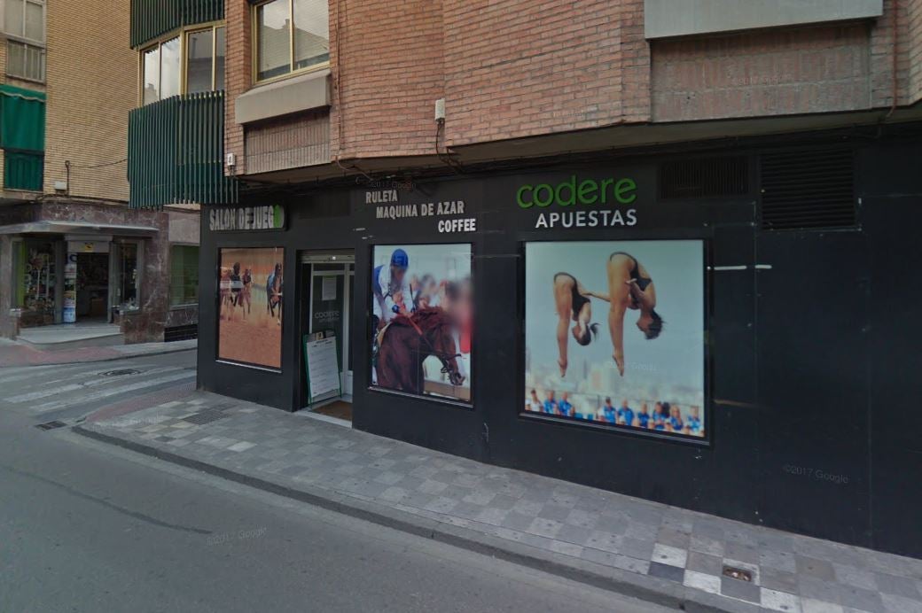 El Ayuntamiento solicita a la Generalitat una moratoria de cinco años sin apertura de salones de juego en Elche El Ayuntamiento solicita a la Generalitat una moratoria de cinco años sin apertura de salones de juego en Elche