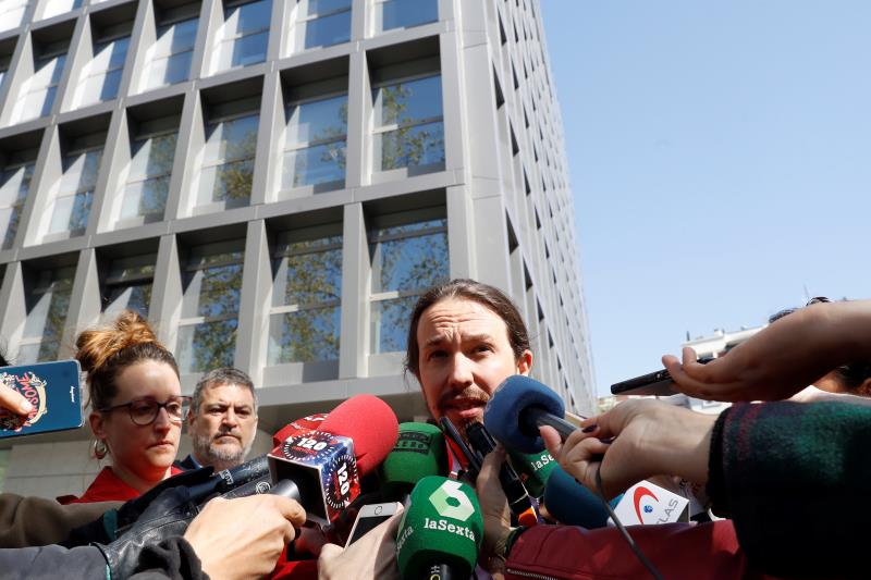 Iglesias promete limpiar la democracia de basura tras personarse en la Audiencia Nacional en el 'caso Tándem' Iglesias promete limpiar la democracia de basura tras personarse en la Audiencia Nacional en el 'caso Tándem'