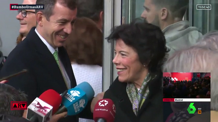 Isabel Celaá sobre 'Haz que pase', el nuevo lema del PSOE: "Es precioso, es de Titanic" Isabel Celaá sobre 'Haz que pase', el nuevo lema del PSOE: "Es precioso, es de Titanic"