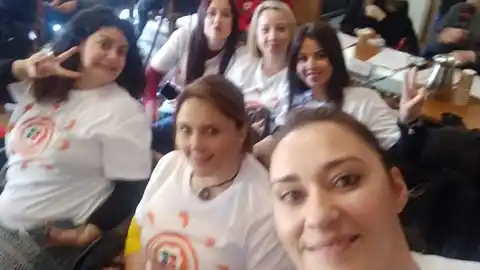 Integrantes de la plataforma 'Soles sin voz' en el Salón de Plenos del Ayuntamiento de Elche Integrantes de la plataforma 'Soles sin voz' en el Salón de Plenos del Ayuntamiento de Elche