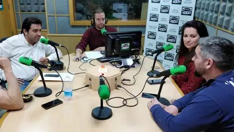 Onda Deportiva Cádiz 2/4/2019 Tertulia La Resaca comentando la última jornada de liga con Inma Gómez, Nacho Abreu, Alfonso Ramallo y Jesús Lavie. Modera José Antonio Rivas.