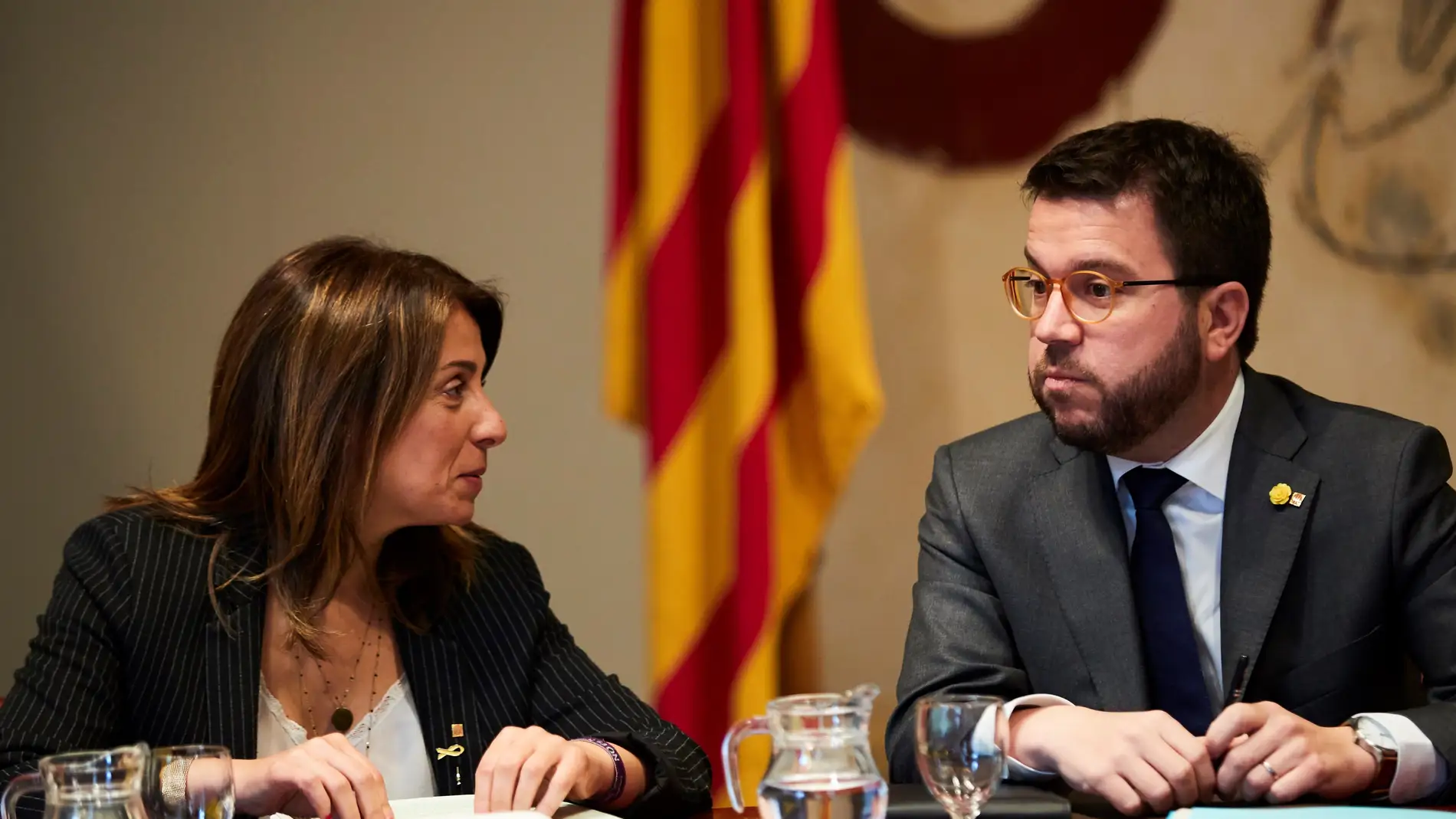El vicepresidente de la Generalitat y conseller de Economía, Pere Aragonés, junto a la consellera de Presidencia, Meritxell Budó