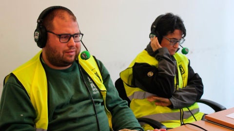 Miguel y Ana, personas con autismo, con Carlos Alsina