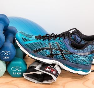 Pesas y zapatillas deporte Pesas y zapatillas deporte