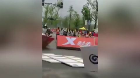 Un helic&oacute;ptero la l&iacute;a en plena marat&oacute;n