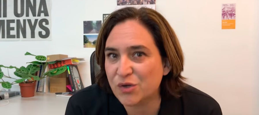 Ada Colau en uno de sus vídeos en youtube Ada Colau en uno de sus vídeos en youtube