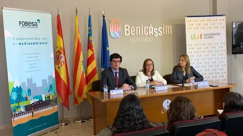 FOBESA y la UJI entregan 25 becas al alumnado residente en Benicàssim .