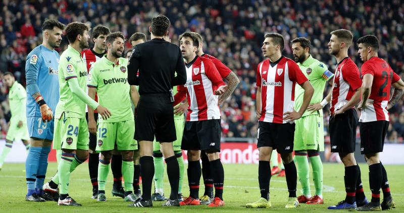 Quico Catalán, sobre el arbitraje: "Lo que ha pasado es una vergüenza, no me creo el VAR" Quico Catalán, sobre el arbitraje: "Lo que ha pasado es una vergüenza, no me creo el VAR"