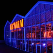 Cervezas Victoria se ilumina de azul por el autismo