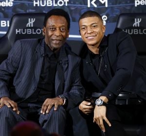 Pelé y Mbappé, en un encuentro en París Pelé y Mbappé, en un encuentro en París