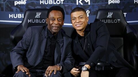 Pel&eacute; y Mbapp&eacute;, en un encuentro en Par&iacute;s