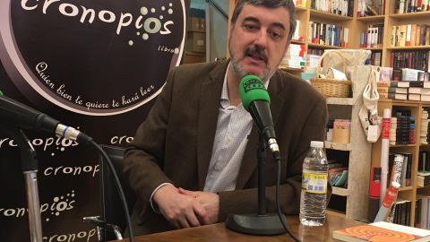 Entre micros e libros