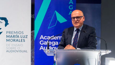 Manuel Baltar no acto de entrega dos III Premios Mar&iacute;a Luz Morales