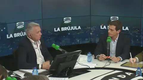 Albert Rivera, sobre una coalición con el PP: "Soy el único candidato en decir cuál es su Gobierno preferido" Albert Rivera, sobre una coalición con el PP: "Soy el único candidato en decir cuál es su Gobierno preferido"
