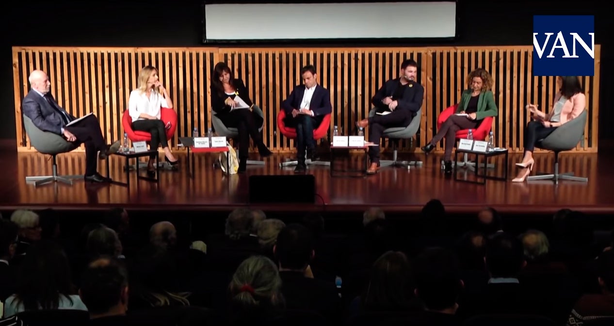 El enganche entre Inés Arrimadas y Laura Borrás sobre el supremacismo El enganche entre Inés Arrimadas y Laura Borrás sobre el supremacismo