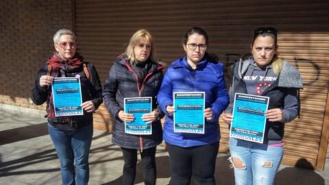 Mar&iacute;a Jos&eacute; Ord&oacute;&ntilde;ez y Alma Vives -en el centro- forman parte del Sindicato de Inquilinos de Mallorca