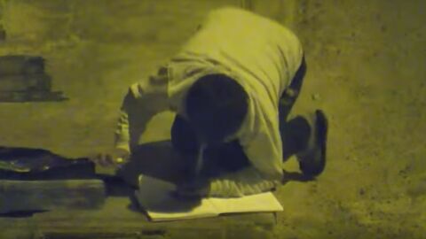 El ni&ntilde;o haciendo los deberes