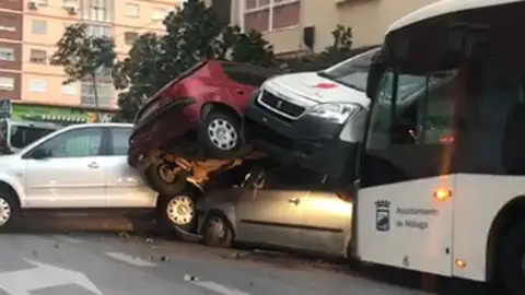Accidente de autobús en Héroe de Sostoa Conductor desvanecido