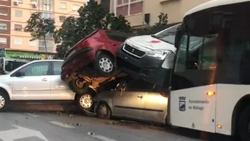 Accidente de autobús en Héroe de Sostoa Conductor desvanecido