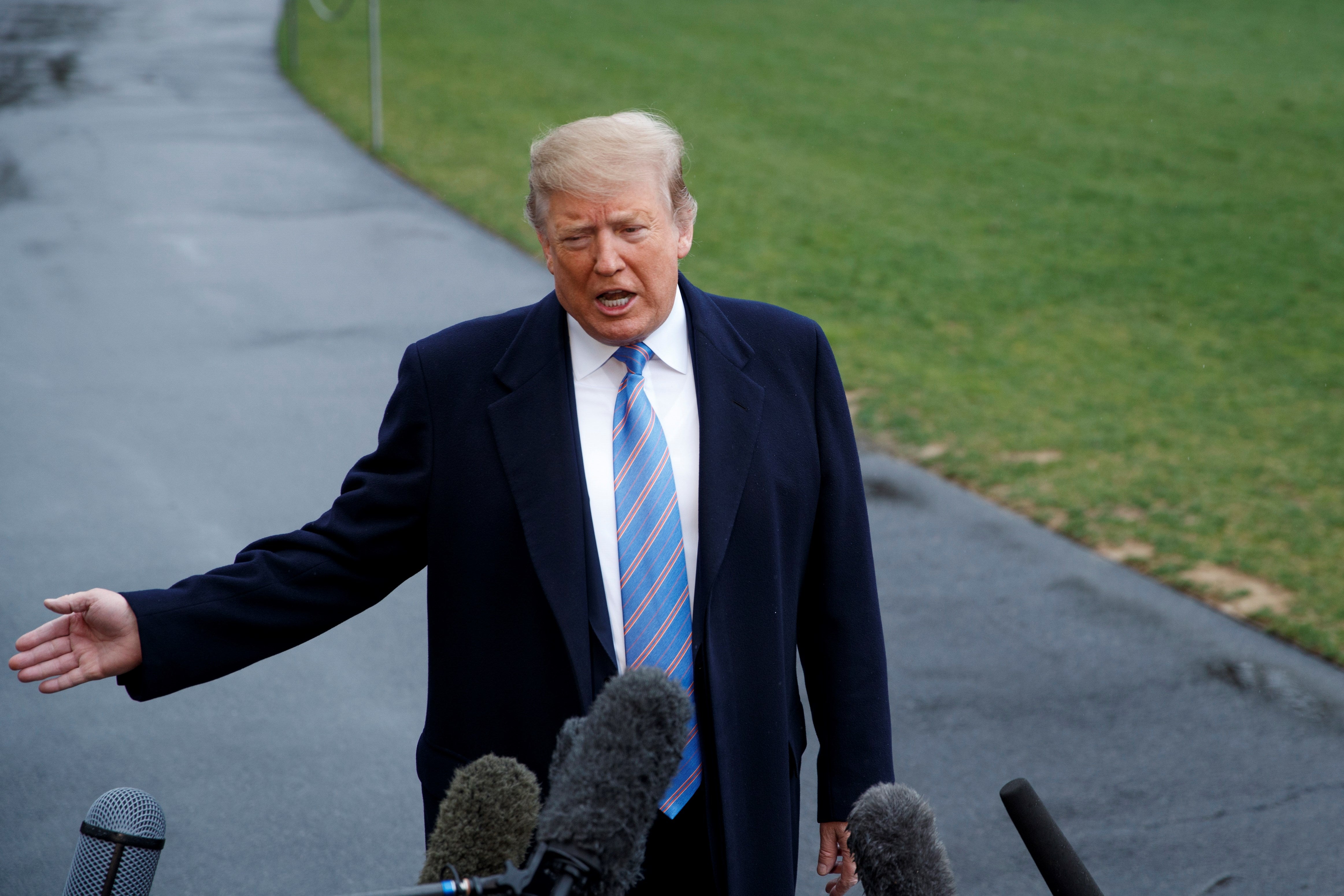 Trump revela que EE.UU. estudia un nuevo acuerdo nuclear con Rusia y China Trump revela que EE.UU. estudia un nuevo acuerdo nuclear con Rusia y China